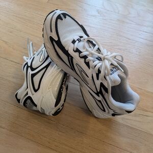 Brooks Adrenaline GTS 4